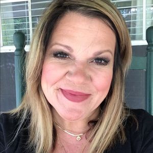 Meet your Posher, Deona